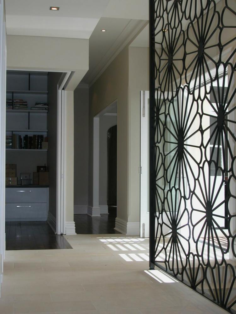 Divisória de metal design preto elegante padrão de flores minimalista
