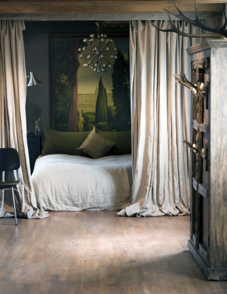 divisor de quarto-quarto-vintage-cortina-chifres-piso de parquete explorado