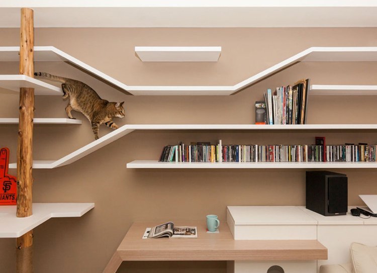 Prateleiras feitas sob medida -design-cat tree-white-bookshelf-living room-cat