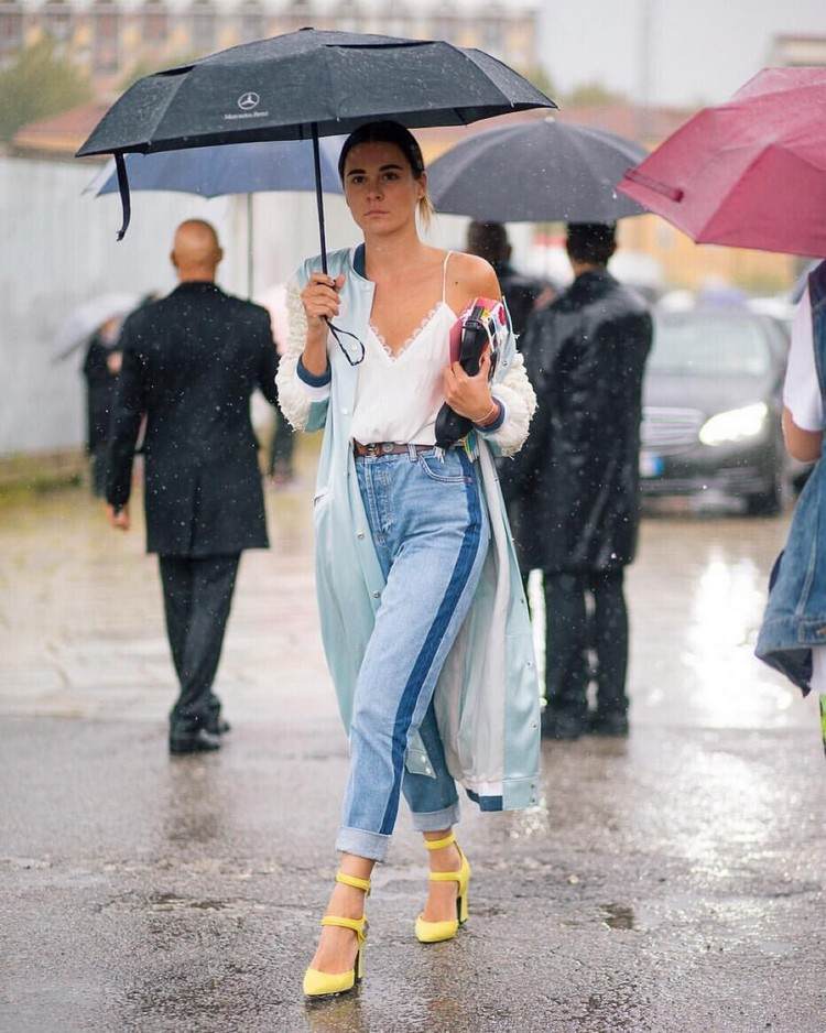 que sapatos usar quando chover no verão Ideias para roupas para o clima chuvoso