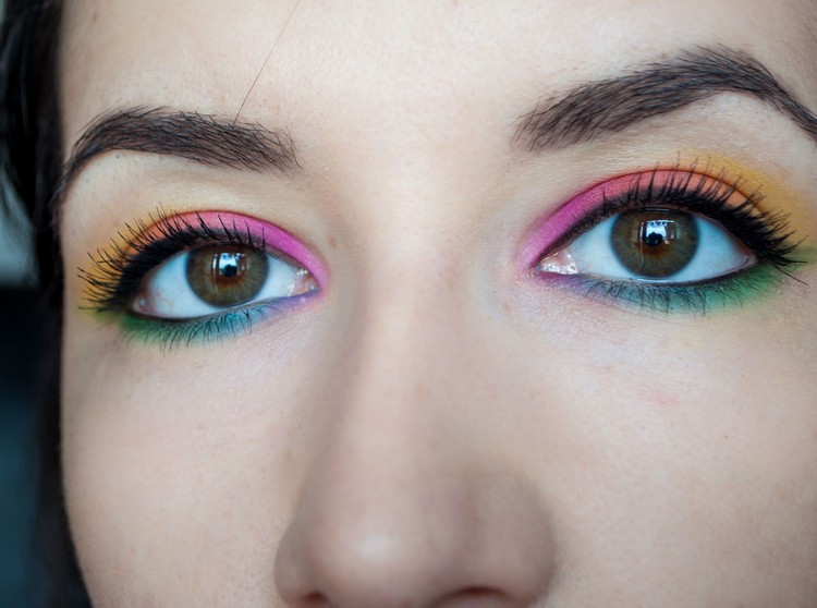 arco-íris maquiagem olhos instruções discretas