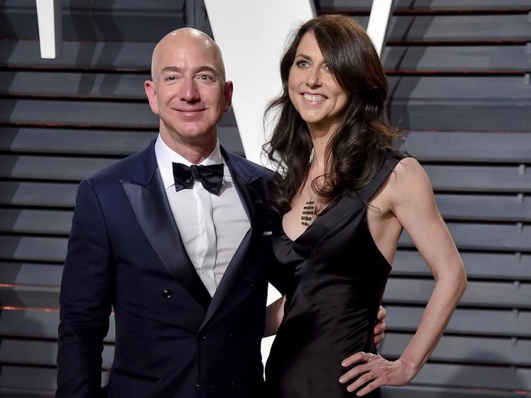 jeff bezos e sua esposa MacKenzie se divorciaram em 2016 por $ 136 trilhões