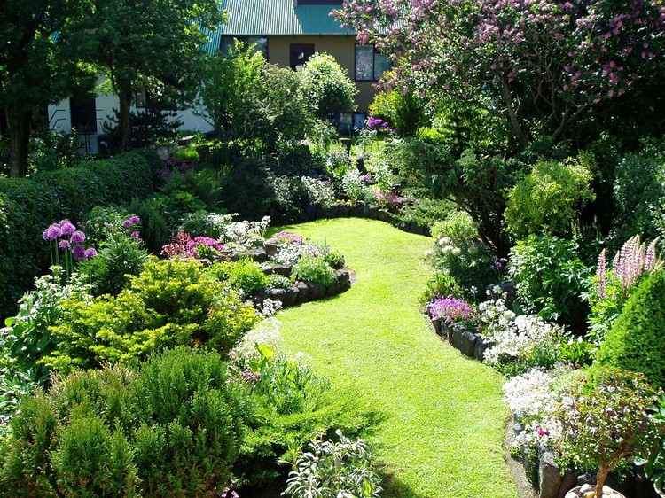 terraço-casa-jardim-design-romântico-canteiros de flores