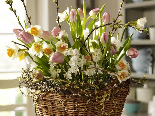 Decoração de mesa com flores frescas decoração de primavera