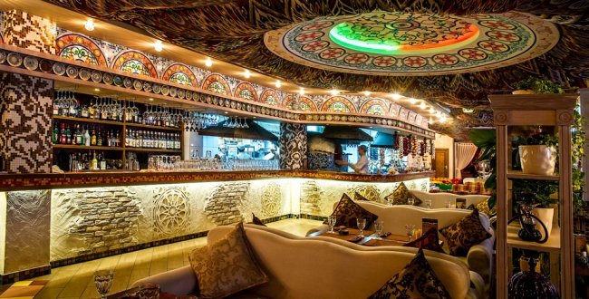 chaikhana lounge restaurante bar atmosfera oriental