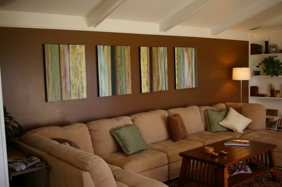 Sala de estar em estilo vintage com decoração de parede