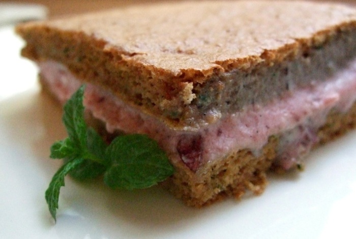 Assando folha de bolo de abobrinha receita de creme de coco com morango