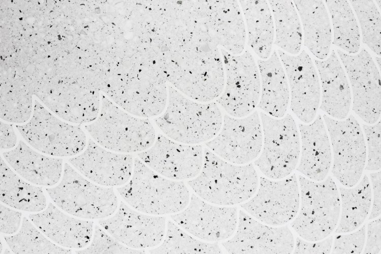 Padrão de escala de piso de mosaico branco cinza