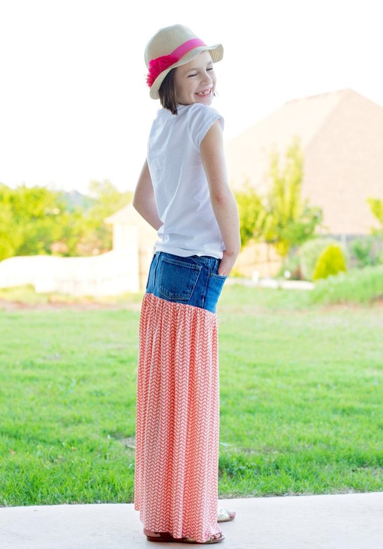 Costurando uma saia de um velho par de jeans -maedchen-land-maxi-airy-summer-pattern-red-white