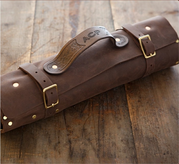 Bolsa de couro roll-up com design moderno e elegante sob medida