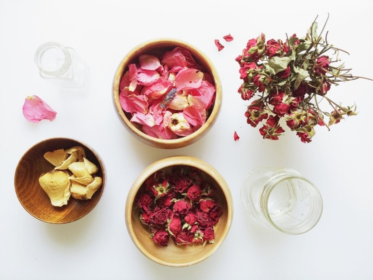Faça você mesmo água de rosas Cosméticos naturais Cuidados com a pele Limpador facial faça você mesmo