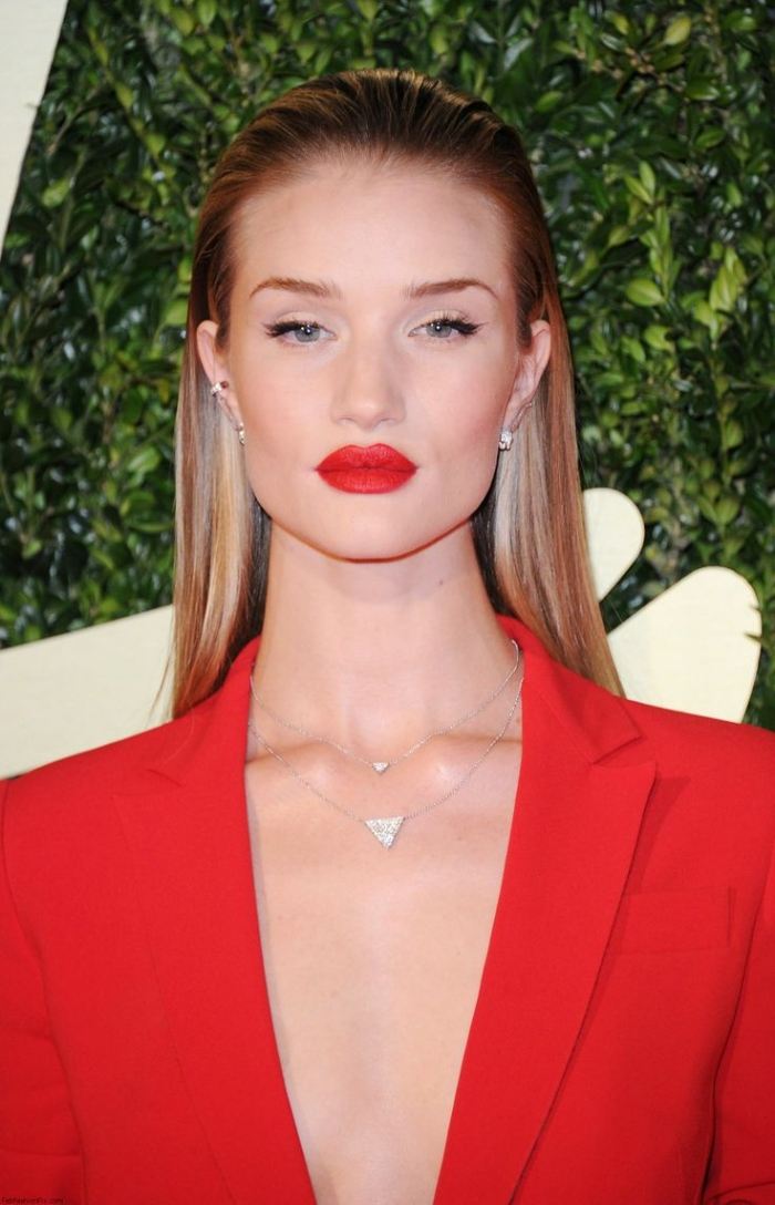 Rosie-Huntington-Whiteley-red-lips-red-to