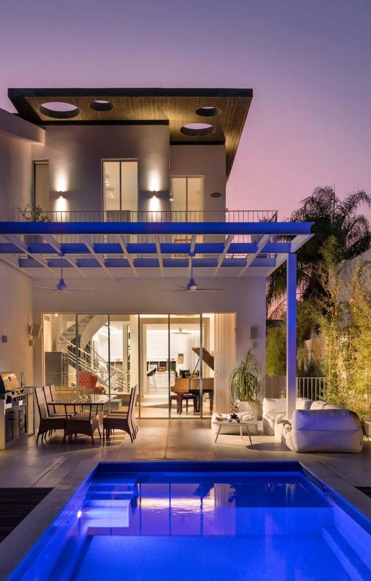 clarabóias redondas piscina terraço pérgula moderna