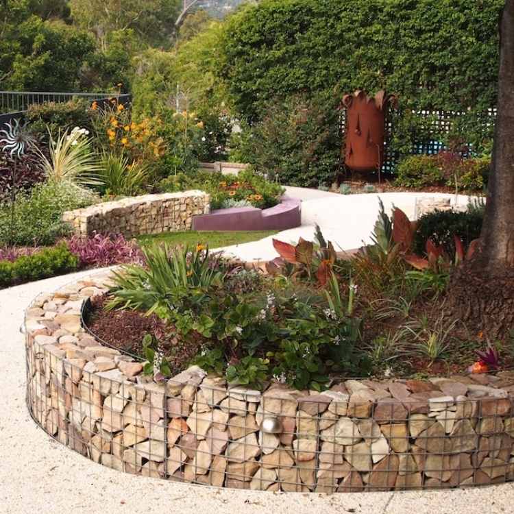 Cama elevada de gabiões - ao redor-construa-você-mesmo-calcário-caminho-jardim-pedrinhas brancas