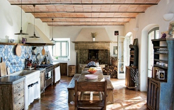 Pranchas de parede em estilo country para cozinha prateleiras-lareira com mosaico de parede posterior