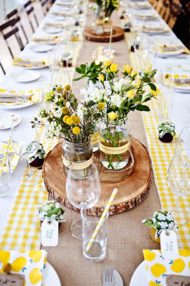 decoração de mesa-rústico-aniversário-juta-madeira-amarelo-acentos