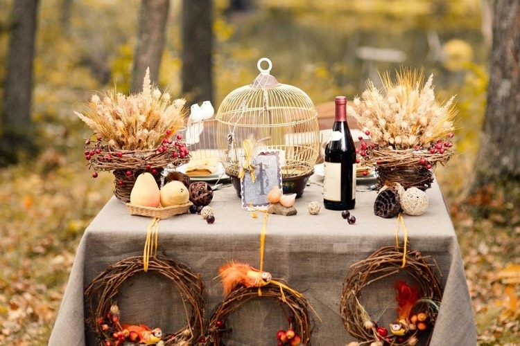 decoração de mesa-rústico-outono-casamento-grama-salgueiro-grinaldas