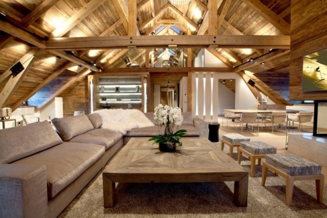 Maisonette de inverno gelado sótão - área de estar - teto de madeira com vigas visíveis
