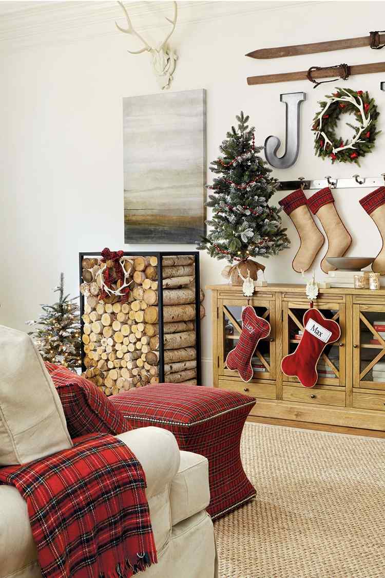 decoração rústica de natal com mantas em vermelho para a sala