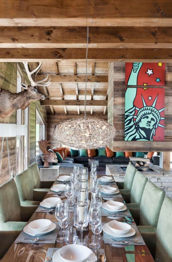 Chalé moderno com sala de jantar