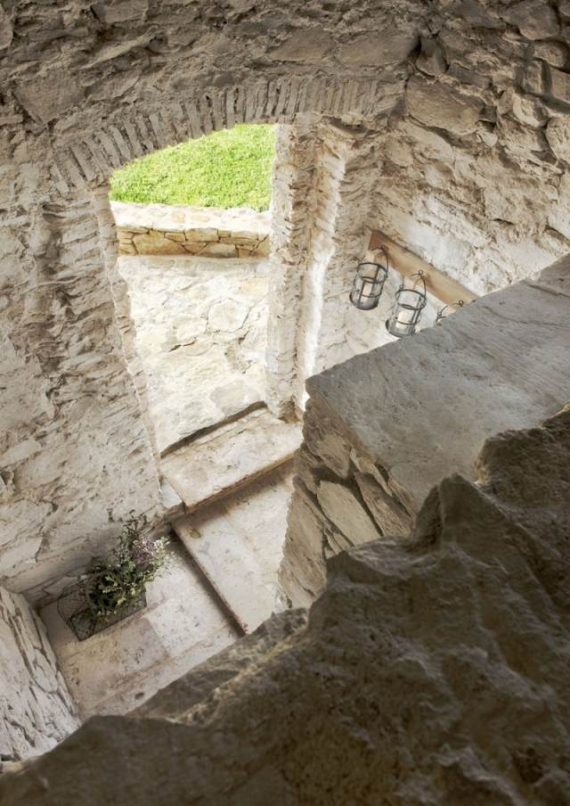 casas restauradas-estilo medieval-itália paredes de pedra mediterrâneo monteverdi-hotel