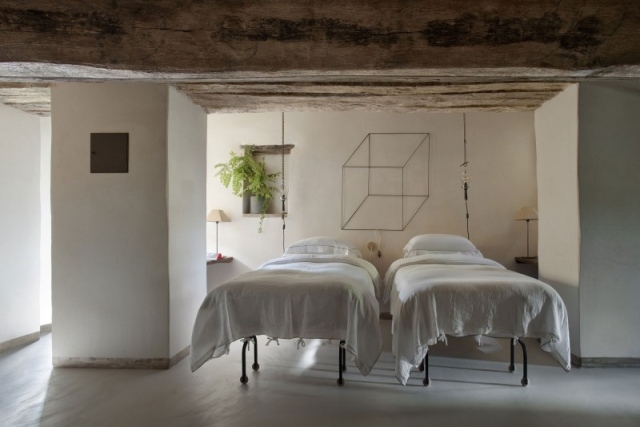 hotel rústico tetos com vigas de madeira expostas Monteverdi estilo toscano