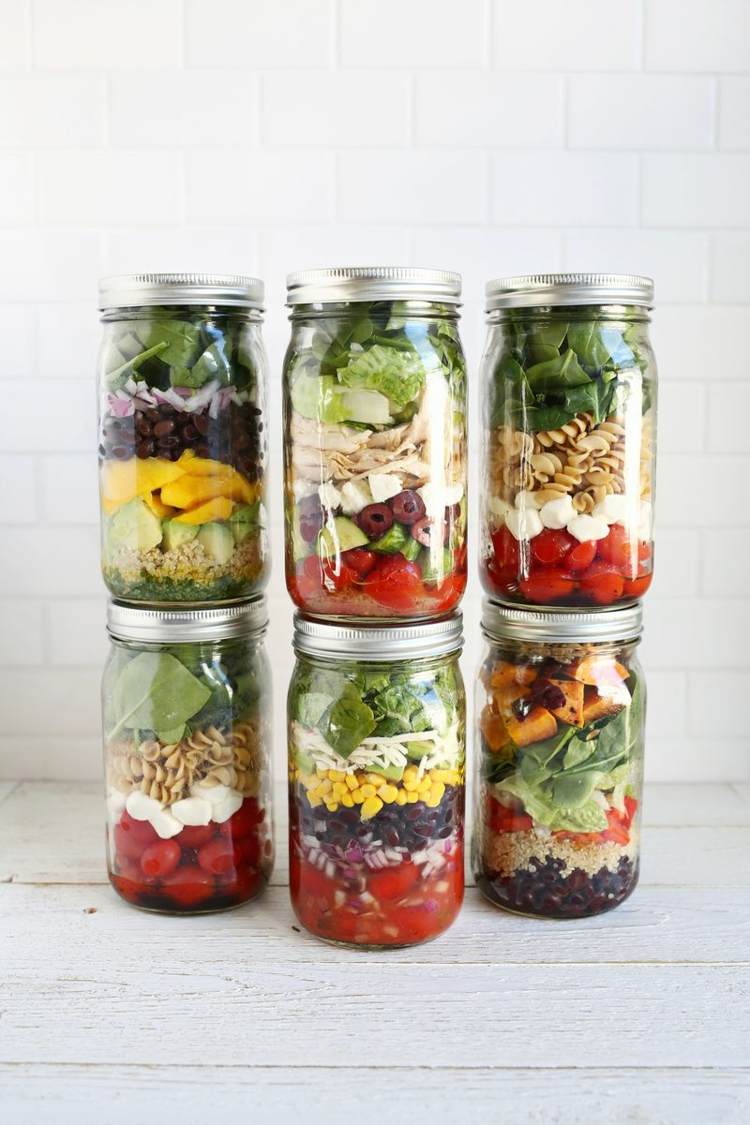 salada em um copo ideias-receitas-armazenamento-geladeira-vegetais