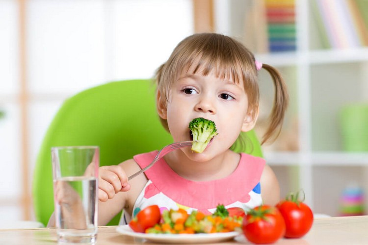 Cozinha com baixo teor de sal para crianças Dicas para uma alimentação saudável