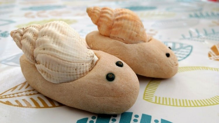 Faça caracóis simples com conchas e contas de caracol