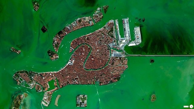 foto satélite veneza itália península mar