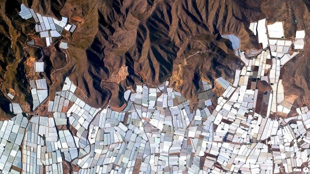 Imagens de satélite das estufas das montanhas de Almeria Espanha