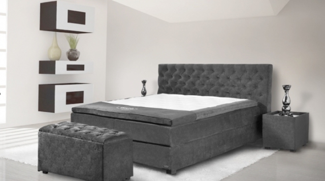 Camas box spring de luxo em carpete cinza