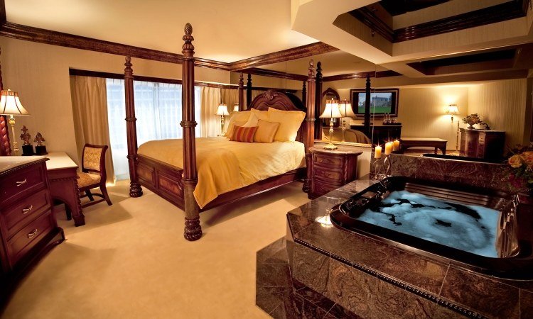 quarto-hidromassagem-luxo-hotel-quarto-barroco-madeira maciça