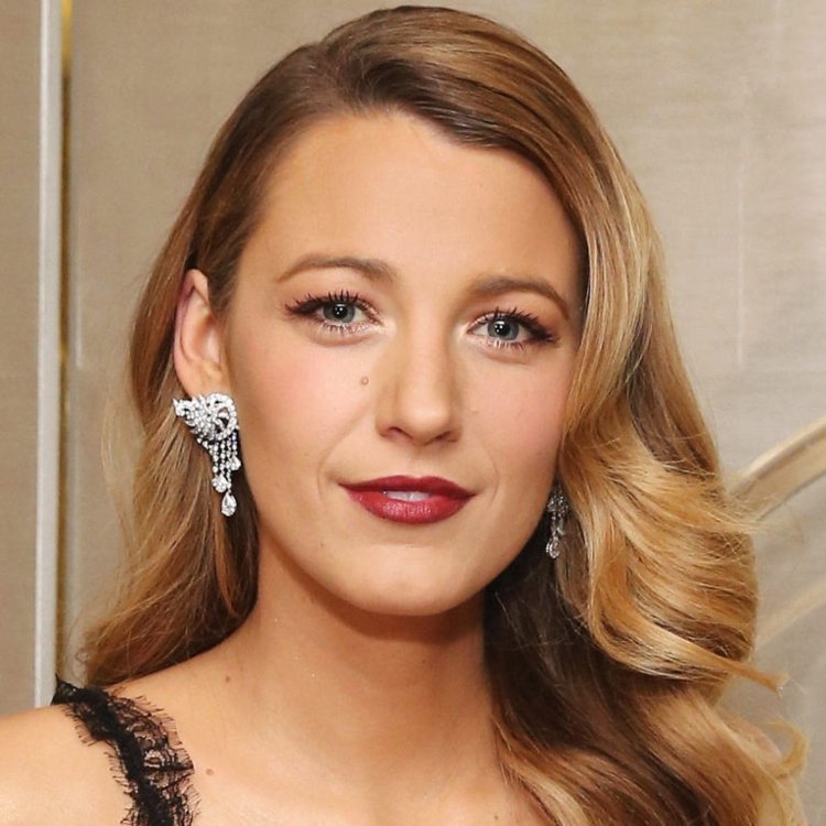 Coloque as pálpebras com blake-lively-rímel-olhos-enfatize-feminino