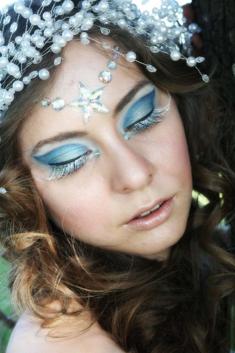 maquiagem-carnaval-mulher-cílios artificiais-rainha do gelo
