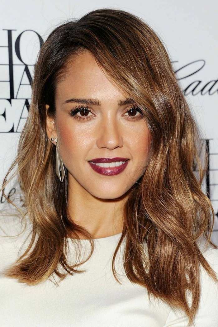 jessica-alba-berry-red-lips-brown-eyeshadow