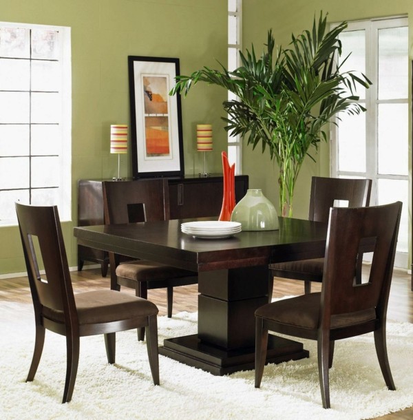 Mesa de jantar de madeira - cadeiras de couro - sala de jantar