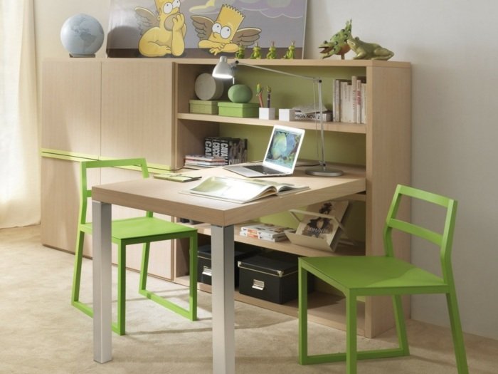 Mesa para crianças, cadeiras verdes, leitura, arrumação do quarto das crianças
