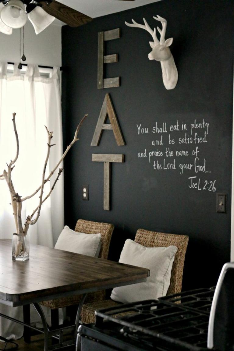 cor da parede preta decoração da parede rena madeira mesa de jantar móveis cadeiras modernas