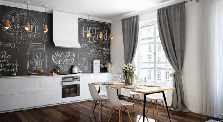 parede preta pintura minimalista cozinha branca armários cortinas cinza