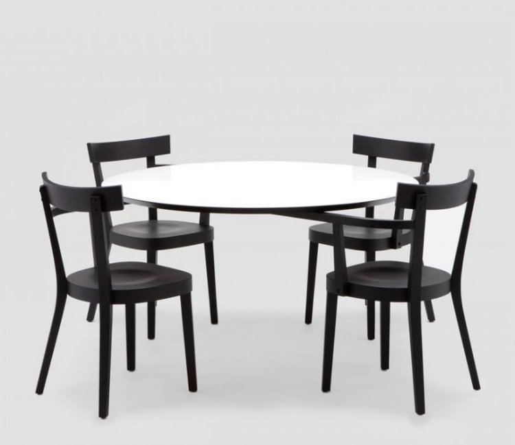 móveis-flutuantes-design-futurista-mesa-de-jantar-cadeiras-preto-branco-ingo-maurer
