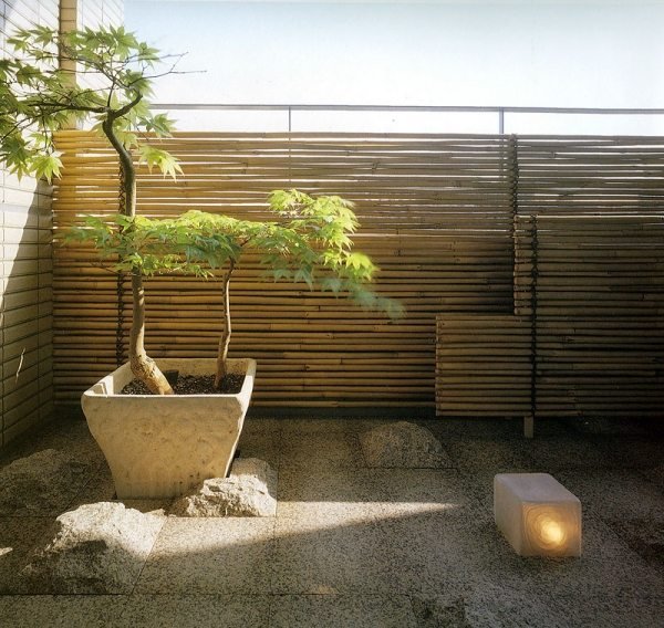 Tela de privacidade para a varanda varas de bambu telhas de pedra pinho japonês