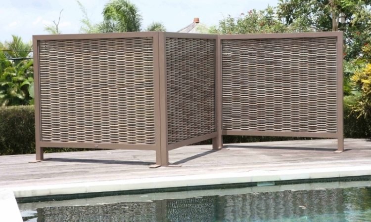Privacy-terrace-kubi-skyline-design-braid-plastic-ratan