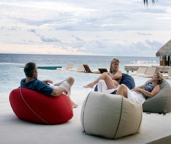 jardim com saco de feijão em formato de pátio relaxe férias
