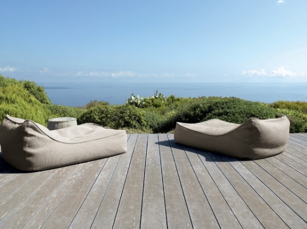 beanbag jardim com design de pátio de madeira vista panorâmica