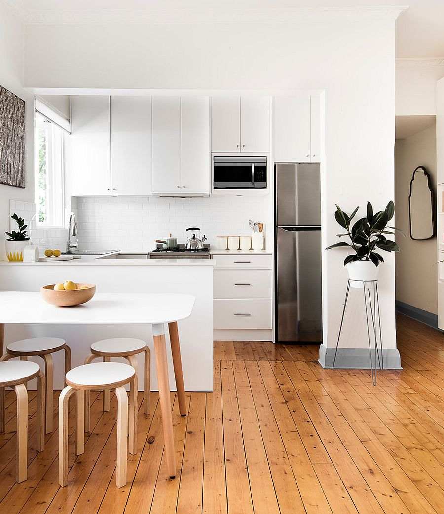 Cozinha rústica escandinava, piso de madeira, estilo de casa de campo, tendências de vida modernas