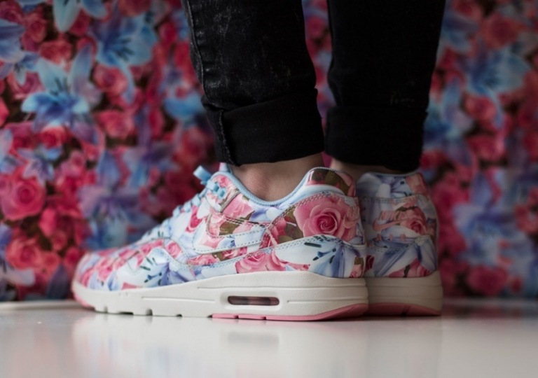 Tênis-tendência-floral-motivos-couro-nike-air-max