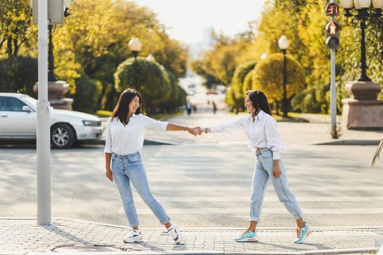 Sapatos estilo jeans escolhem ideias para roupas de verão