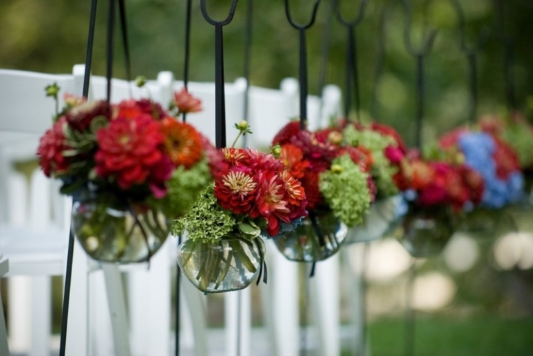 decoração de verão para sua festa de jardim vasos de flores pendurar ideia romântica