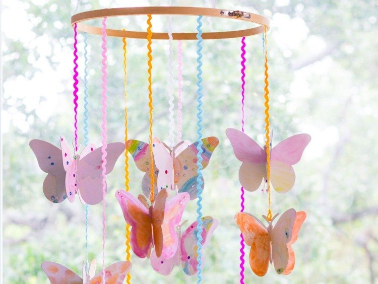 Ideias de borboletas mexeres móveis de verão para atividades infantis na chuva